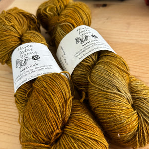 yellow | arthur | yarn