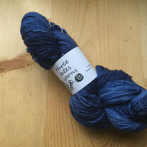 blue | lady of the lake | yarn